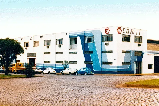Em janeiro de 1986, a marca Comil era lançada no mercado (Divulgação)